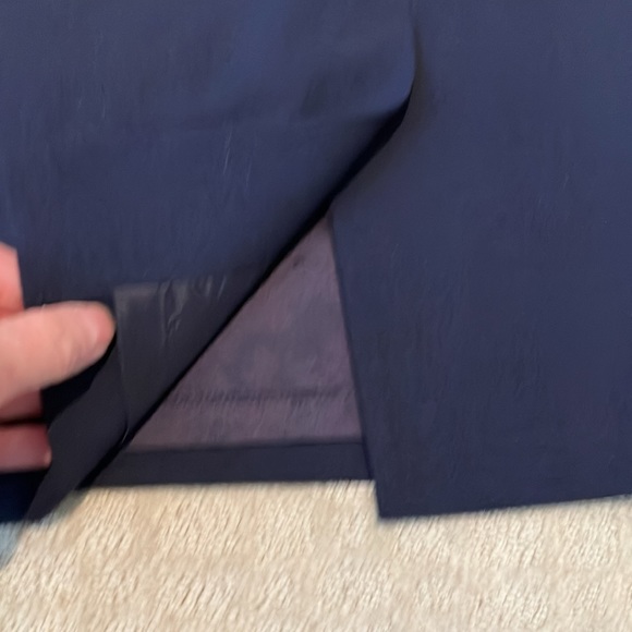 Banana 2P navy lined skirt with back kick pleat. - Picture 9 of 12